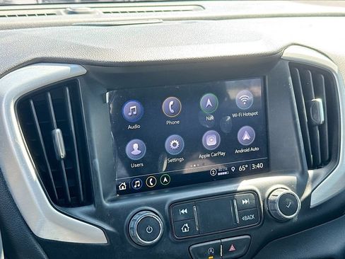 Used 2024 GMC Terrain SLT w/ Infotainment Package II FWD image 14