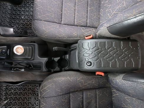 Used 2002 Jeep Wrangler X image 25