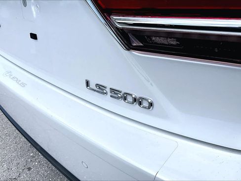 Used 2020 Lexus LS 500 w/ Accessory Package (Z2) RWD image 10