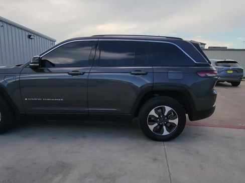 Used 2023 Jeep Grand Cherokee 4WD 4xe image 6