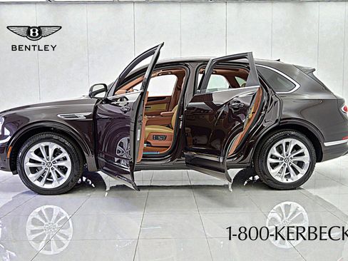 Used 2024 Bentley Bentayga image 4