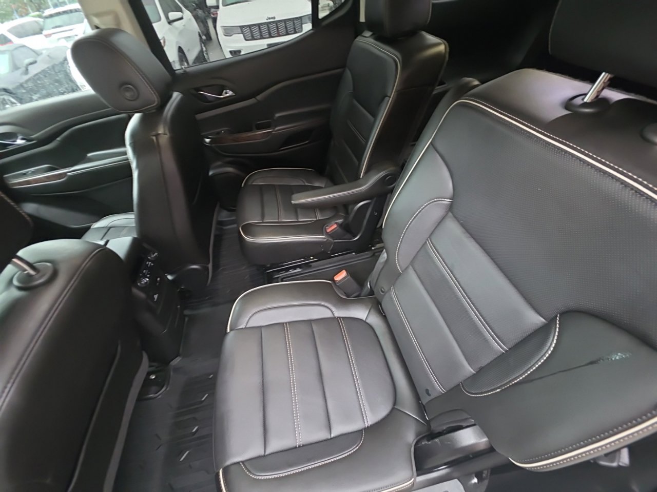 Used 2020 GMC Acadia Denali w/ Trailering Package AWD/4WD image 18