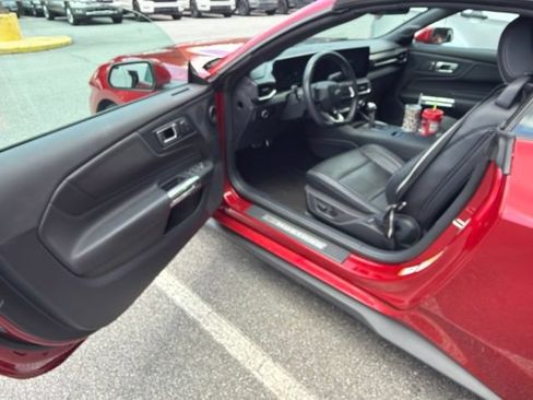 Used 2024 Ford Mustang GT Premium RWD image 13