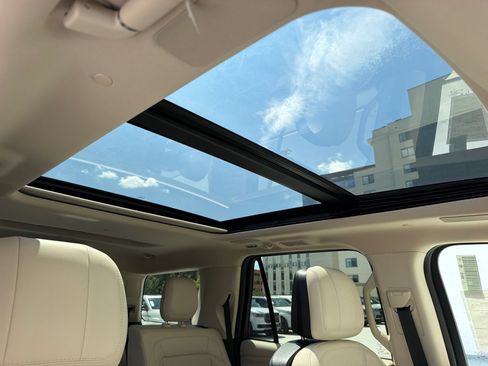 New 2027 Lincoln Navigator Reserve AWD/4WD image 14