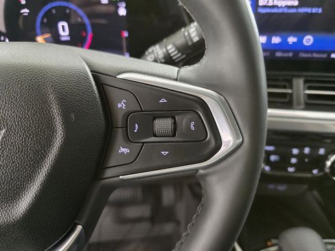 Used 2024 Chevrolet Trax ACTIV w/ Sunroof Package image 28