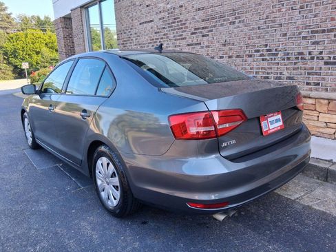 Used 2015 Volkswagen Jetta S FWD image 3