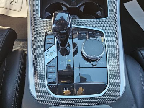 Used 2022 BMW X5 M50i image 18