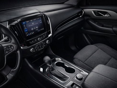 Used 2021 Chevrolet Traverse LT image 5