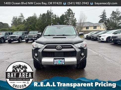 Used 2021 Toyota 4Runner TRD Off-Road image 2