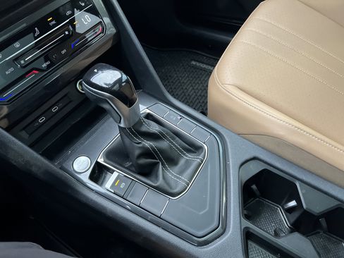 Certified 2023 Volkswagen Tiguan SE w/ Panoramic Sunroof Package FWD image 23