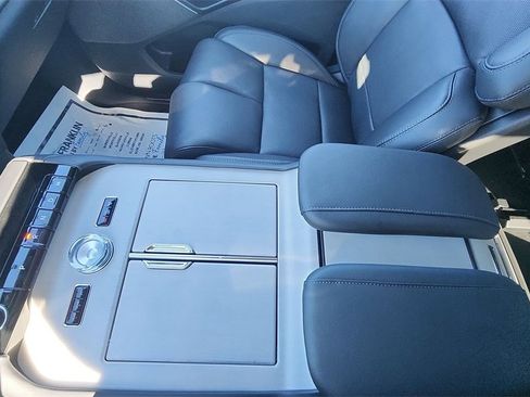 New 2025 Lincoln Navigator Reserve image 25