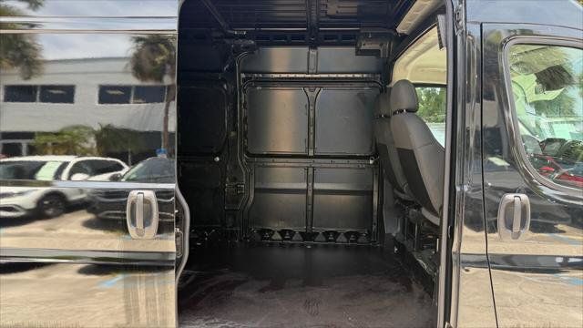 Used 2023 RAM ProMaster 2500 FWD image 17
