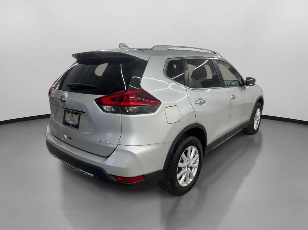 Used 2018 Nissan Rogue SV AWD/4WD image 10