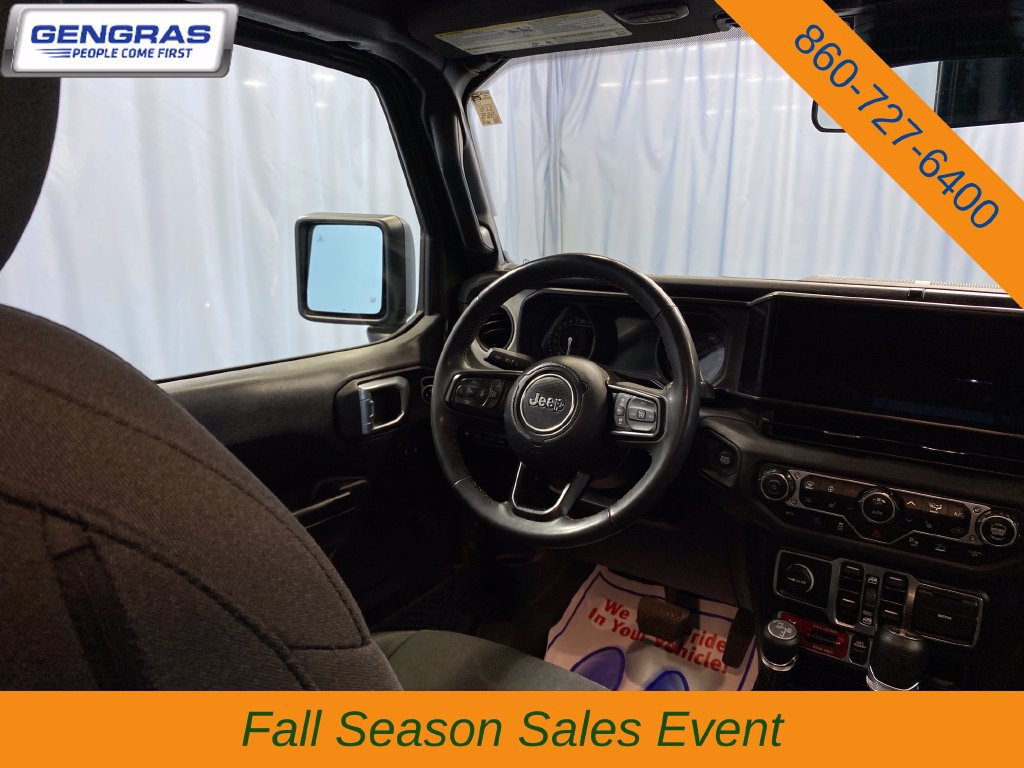 Used 2024 Jeep Wrangler Unlimited AWD/4WD image 36