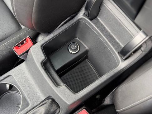 Used 2017 Volkswagen Golf Wolfsburg Edition image 14