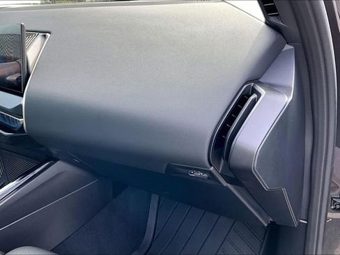 Used 2025 BMW X3 xDrive30i w/ Premium Package image 16