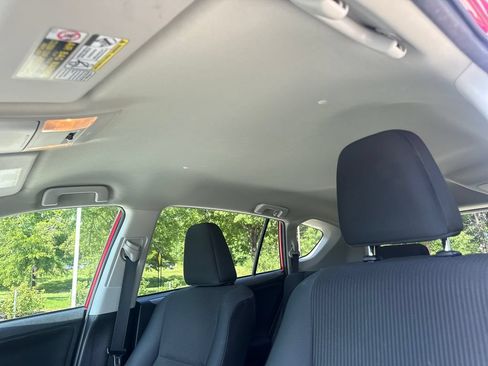 Used 2017 Toyota RAV4 LE FWD image 30