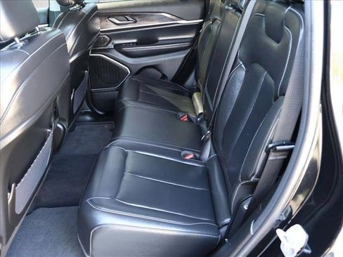 Used 2022 Jeep Grand Cherokee Limited AWD/4WD image 26