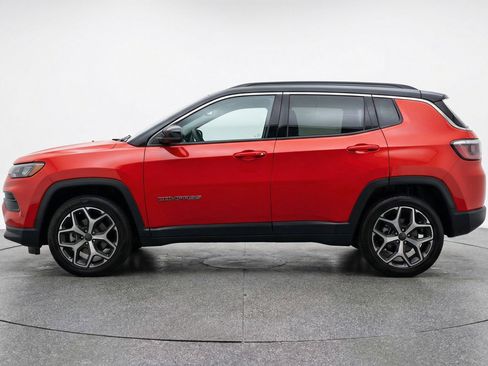 Used 2025 Jeep Compass Limited image 5