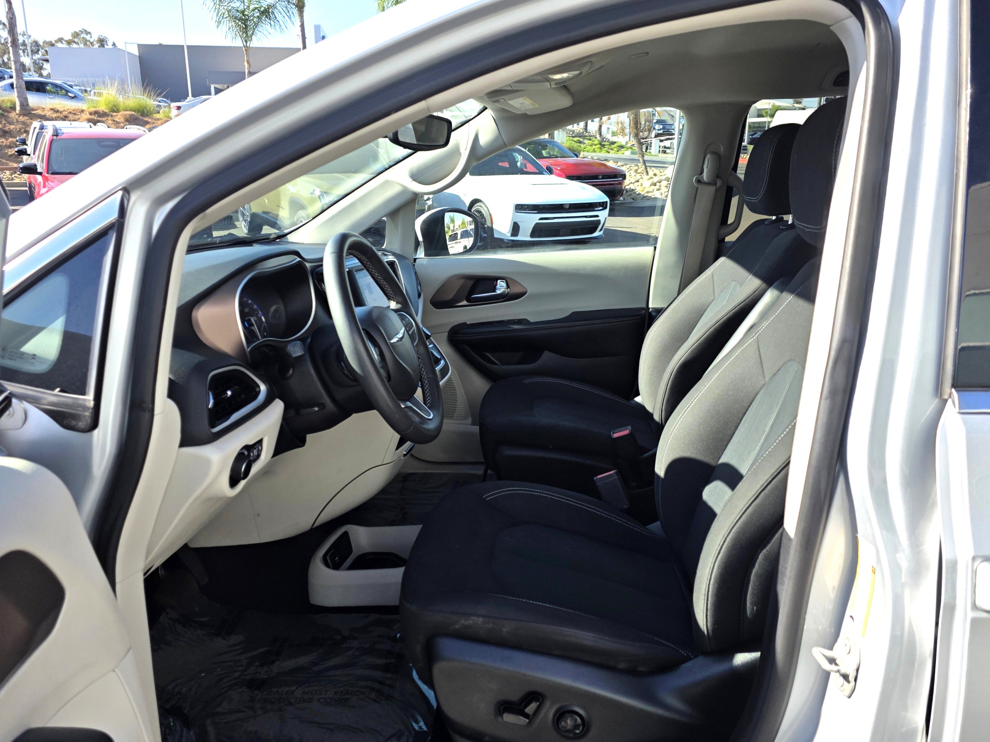 Certified 2023 Chrysler Voyager LX FWD image 12