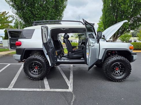 Used 2007 Toyota FJ Cruiser 4WD image 24