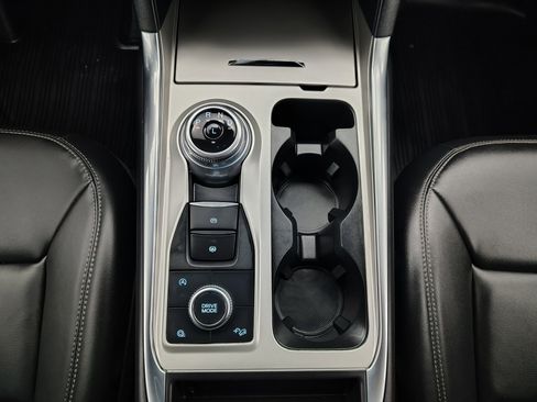 Used 2023 Ford Explorer XLT w/ Equipment Group 202A image 34