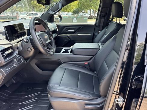 Used 2024 Chevrolet Silverado EV W/T AWD/4WD image 17