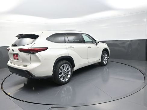 Used 2021 Toyota Highlander Limited AWD/4WD image 7