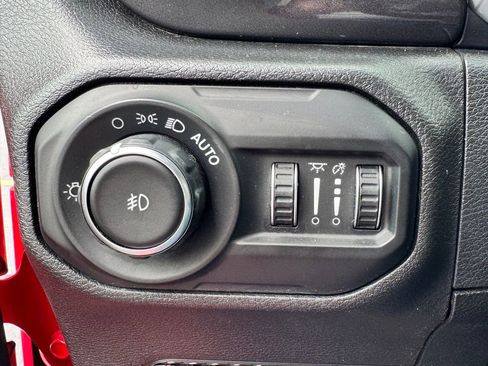 Used 2021 Jeep Wrangler Unlimited Sport AWD/4WD image 28