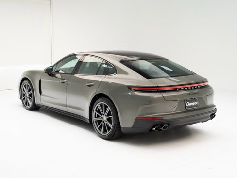 New 2026 Porsche Panamera 4 image 3