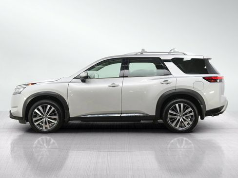 Used 2022 Nissan Pathfinder Platinum w/ Cargo Package AWD/4WD image 2