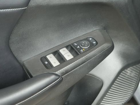 Used 2024 Mitsubishi Outlander AWD image 8