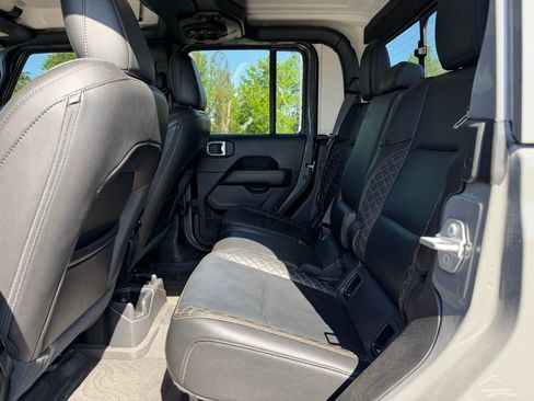 Used 2022 Jeep Gladiator Overland image 24