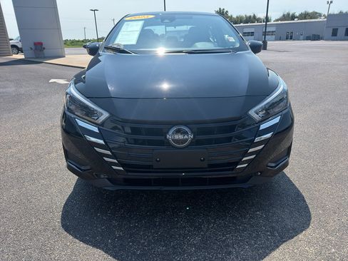 Used 2025 Nissan Versa SV FWD image 3