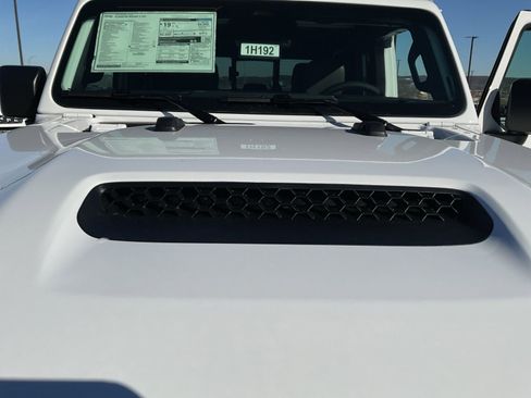 New 2026 Jeep Gladiator Mojave AWD/4WD image 19