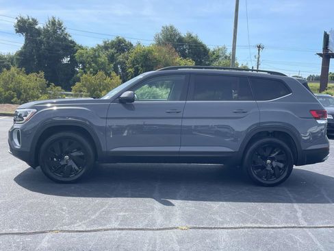 Certified 2026 Volkswagen Atlas SE w/ Panoramic Sunroof Package FWD image 4