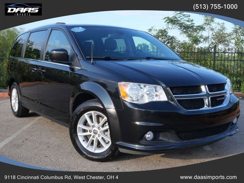 Used 2019 Dodge Grand Caravan SXT image 1