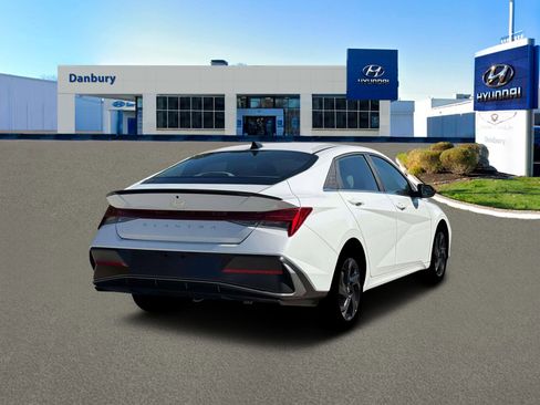 New 2026 Hyundai Elantra SEL Sport Premium FWD image 7