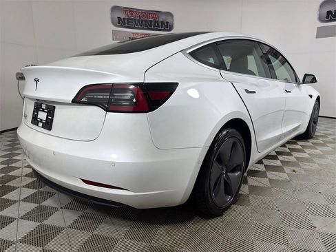 Used 2020 Tesla Model 3 Standard Range Plus image 5