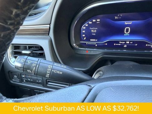 Used 2022 Chevrolet Suburban LT RWD image 26