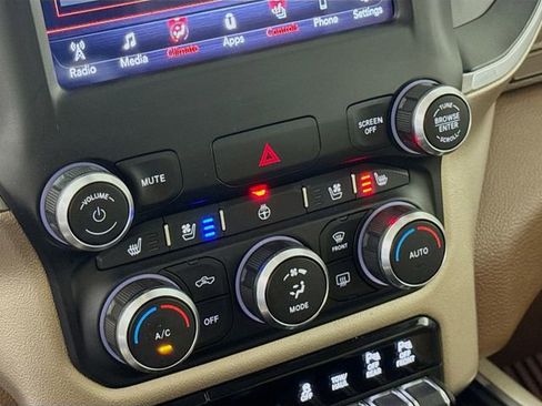 Used 2019 RAM 1500 Laramie AWD/4WD image 24
