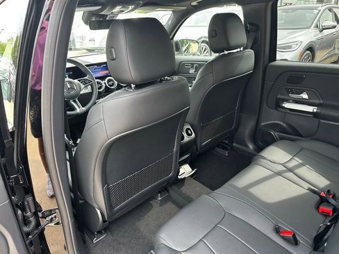 Used 2024 Mercedes-Benz EQB 300 4MATIC image 32