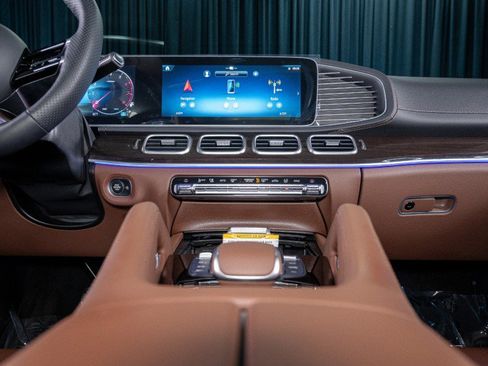 New 2025 Mercedes-Benz GLS 450 4MATIC image 22