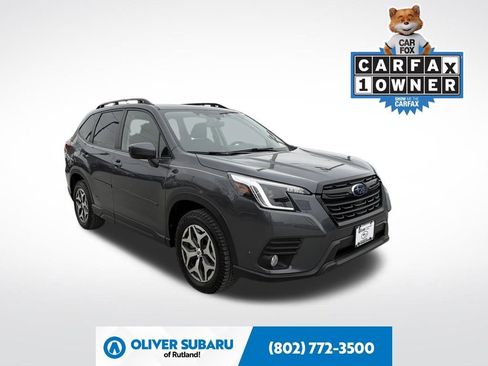 Used 2023 Subaru Forester Premium image 1