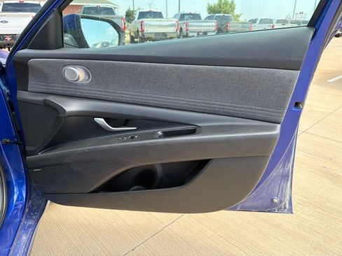 Used 2024 Hyundai Elantra Limited FWD image 15