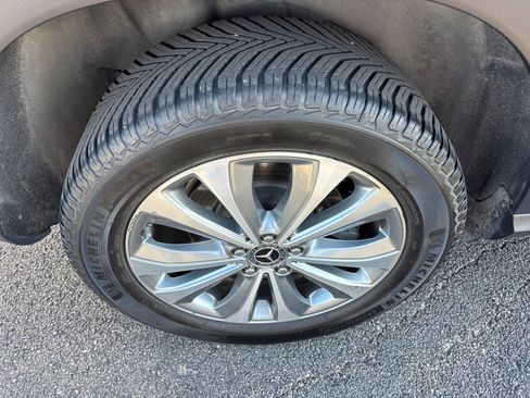 Used 2020 Mercedes-Benz GLE 350 4MATIC image 10