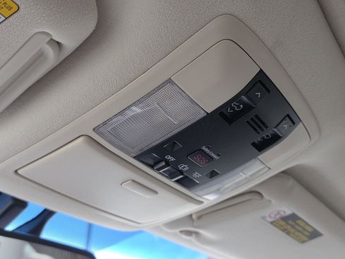 Used 2018 Lexus GX 460 Premium image 32