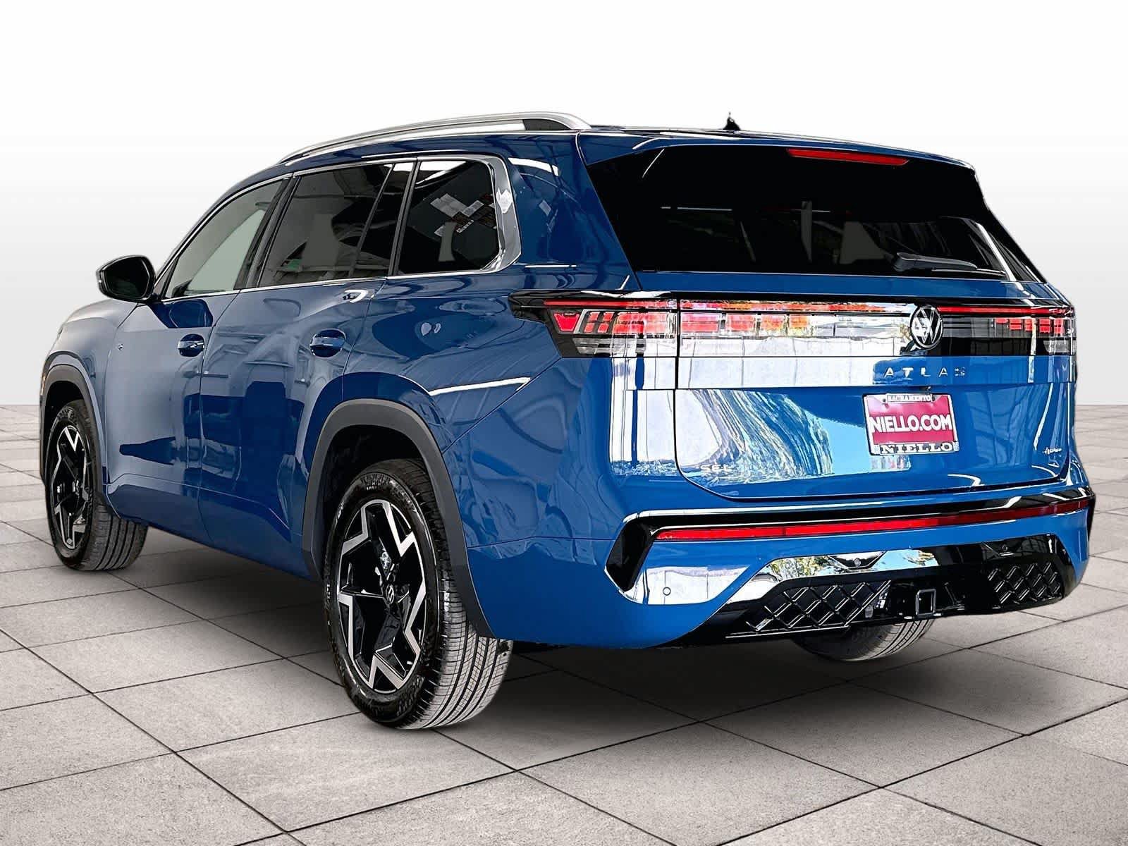 New 2027 Volkswagen Atlas SEL R-Line AWD/4WD image 3
