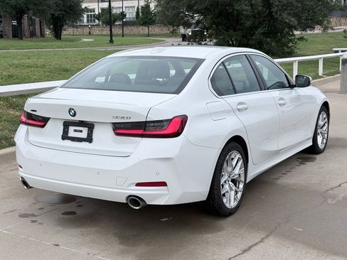 Used 2025 BMW 330i xDrive Sedan AWD/4WD image 4