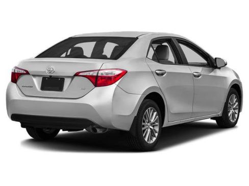 Used 2015 Toyota Corolla LE FWD image 2
